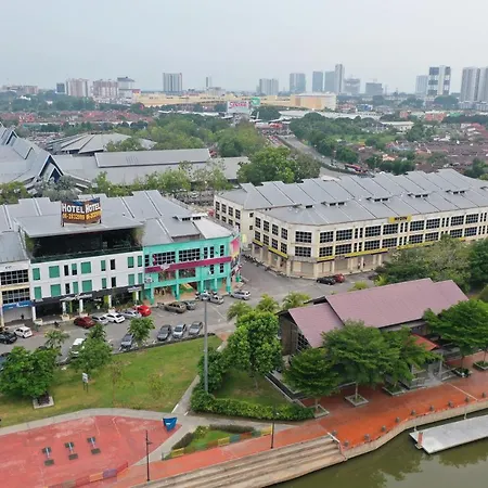 Riverfront Boutique Hotel-3